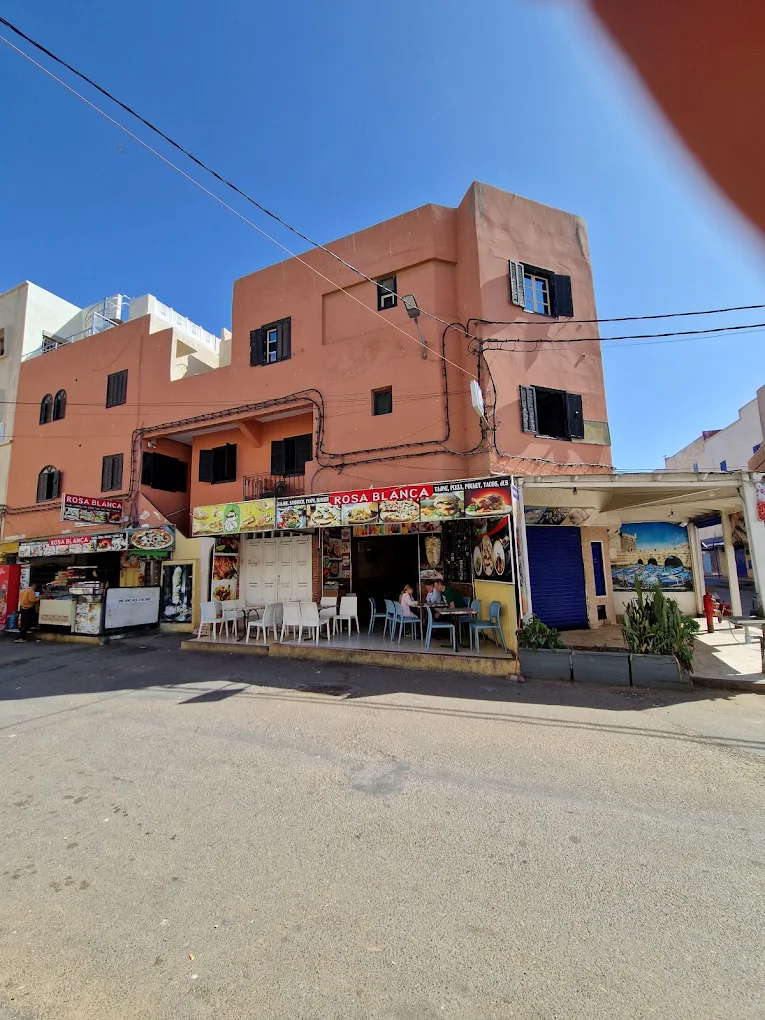 Terrasse et Façade Snack Rosa Blanca Essaouira